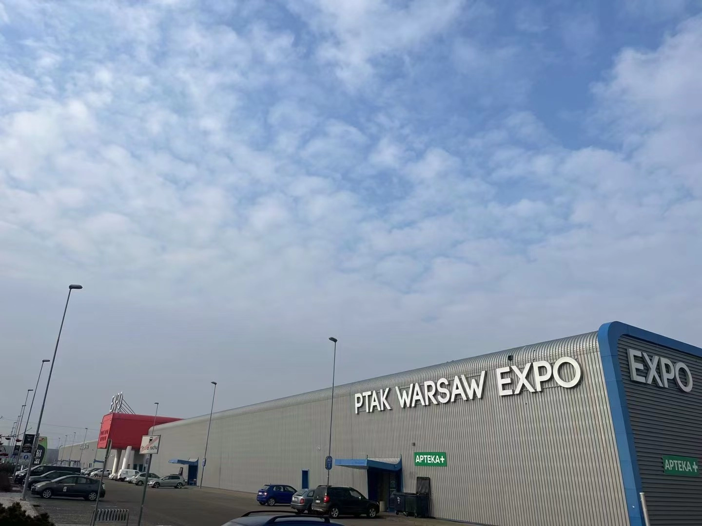 Legend Water Tanks na HVAC PTAK Var&scaron;ava EXPO 2025: Prezent&aacute;cia trvalo udržateľn&yacute;ch rie&scaron;en&iacute; teplej vody v Poľsku